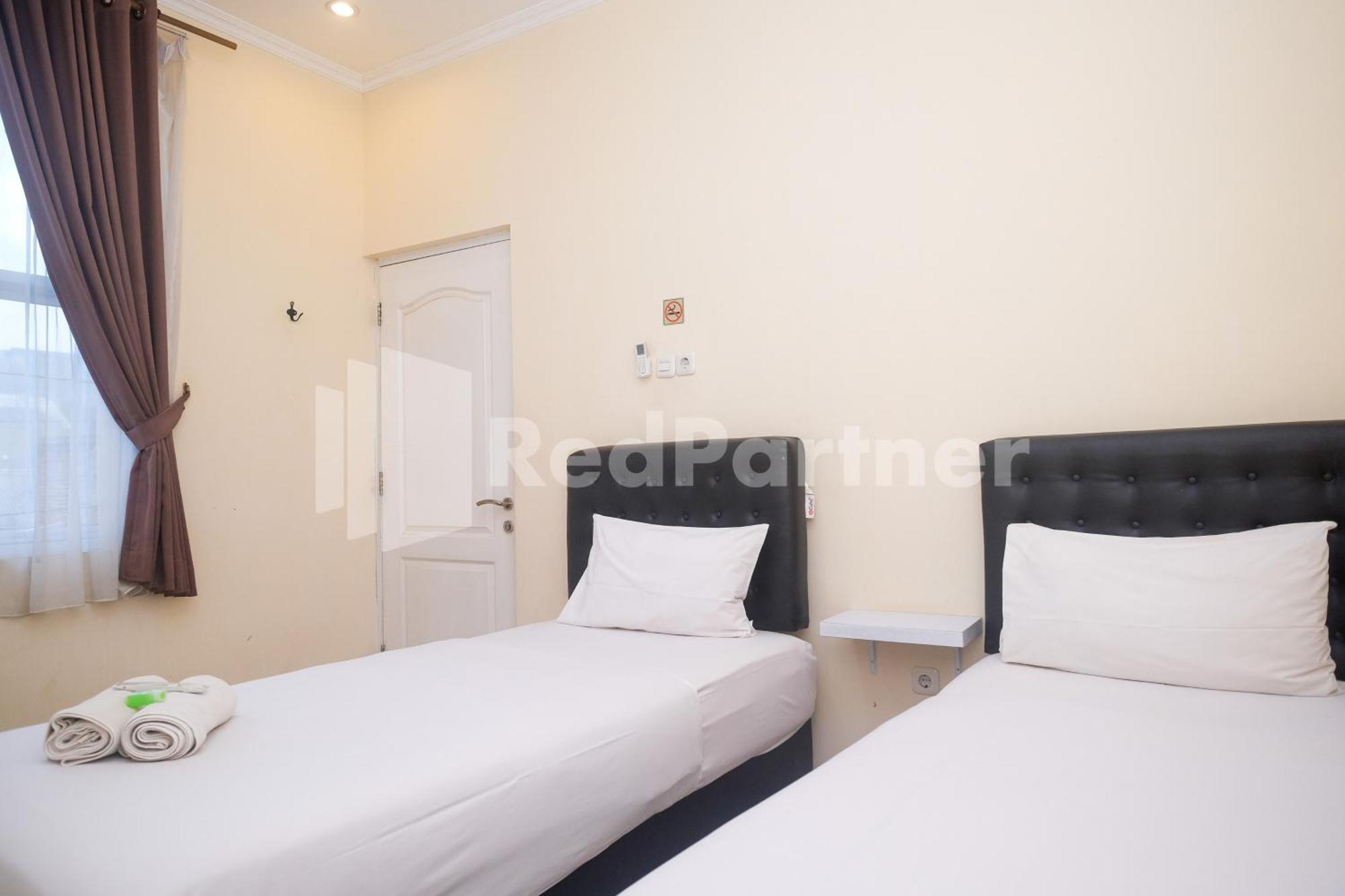 Griya Loka 2 Syariah Near Simpang Lima Mitra Reddoorz Hotel Semarang Buitenkant foto