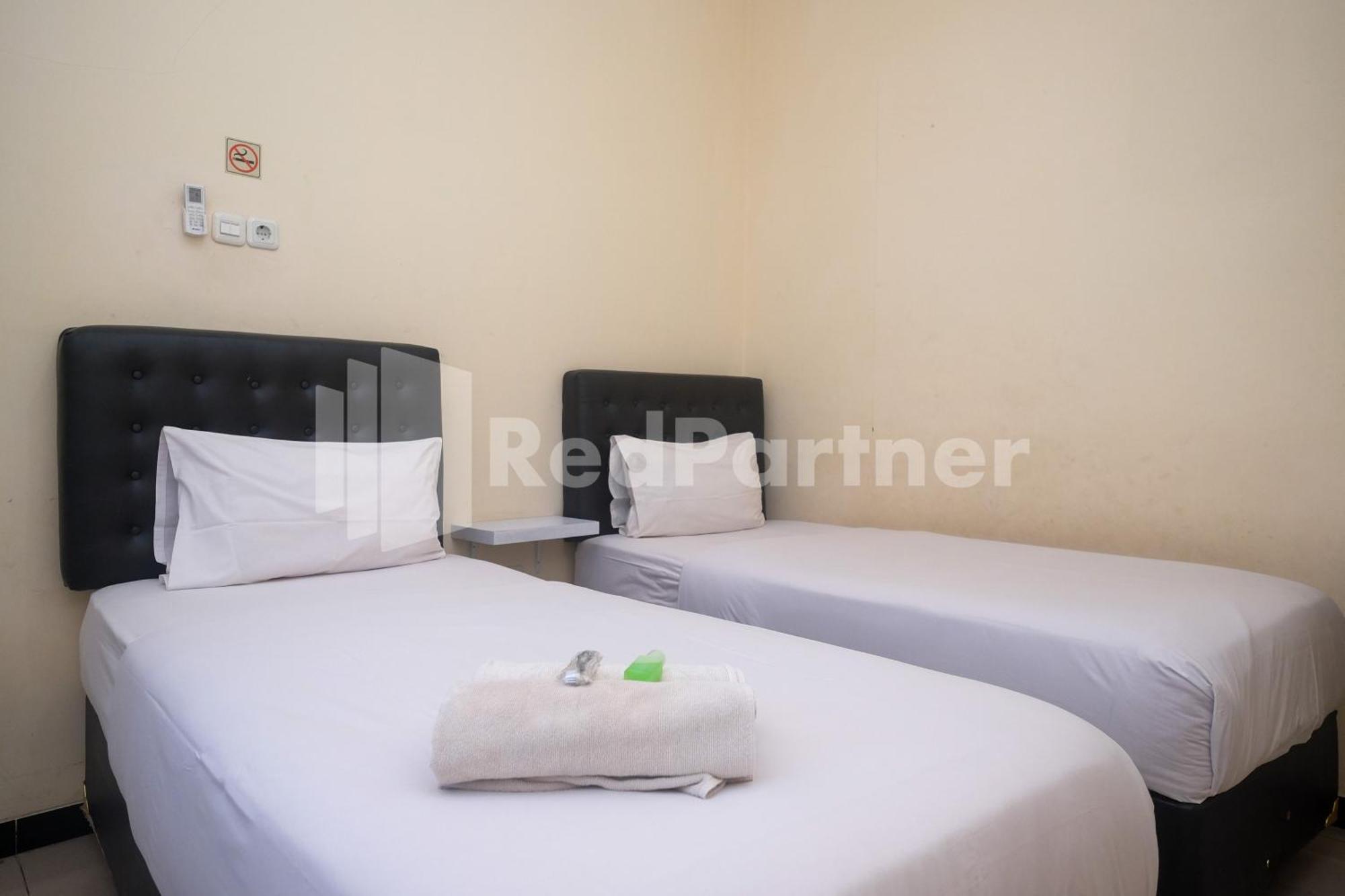 Griya Loka 2 Syariah Near Simpang Lima Mitra Reddoorz Hotel Semarang Buitenkant foto