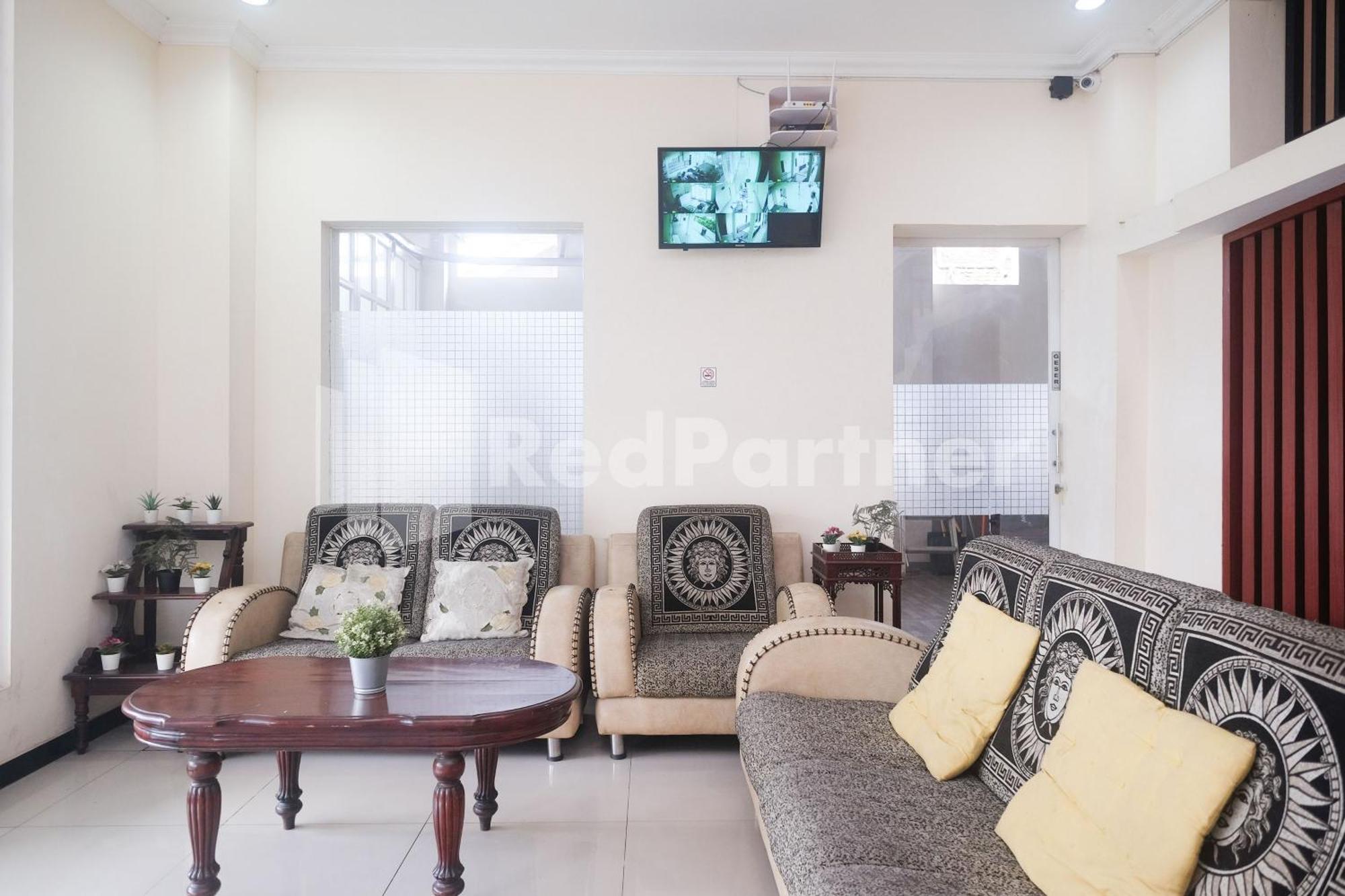 Griya Loka 2 Syariah Near Simpang Lima Mitra Reddoorz Hotel Semarang Buitenkant foto