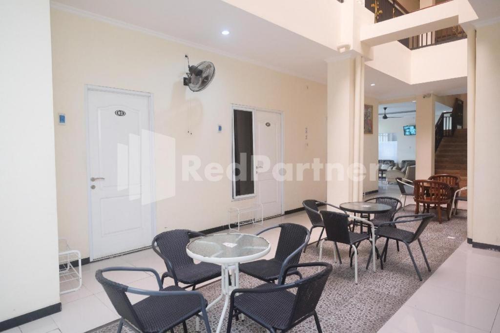Griya Loka 2 Syariah Near Simpang Lima Mitra Reddoorz Hotel Semarang Buitenkant foto